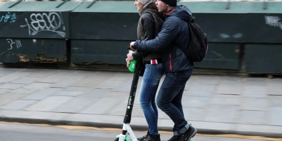 Niklas etwa fordert eine Einschränkung der E-Scooter. (Symbolbild)