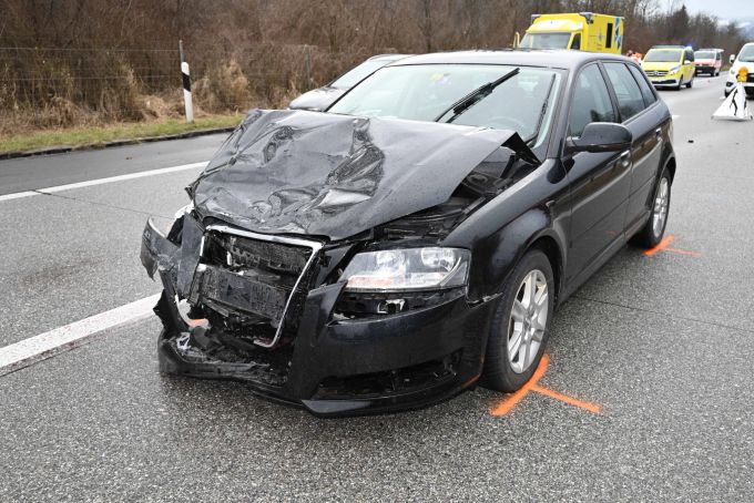 Beim Unfall entstand ein Sachschaden. Beim Unfall entstand ein Sachschaden.