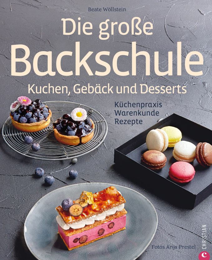 «Die grosse Backschule. Perfekte Torten, Kuchen & Gebäck», Beate Wöllstein, Christian Verlag, 256 Seiten, etwa 25 Franken, ISBN: 978-3-9596-1642-3. Backschule Wöllstein Christian Verlag