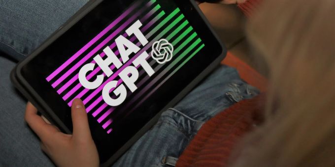 Die jüngste Weiterentwicklung von ChatGPT kann sogar Text- und Bilderstellung kombinieren. chatgpt künstliche intelligenz