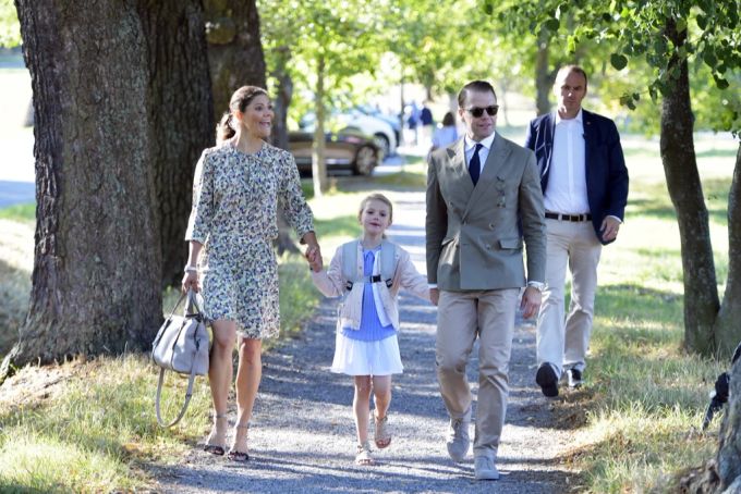 Prinzessin Estelle mit ihren Eltern. schweden
