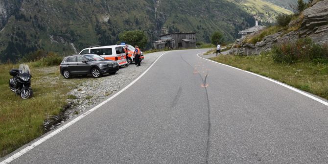 Hinterrhein: Sturz mit Motorrad