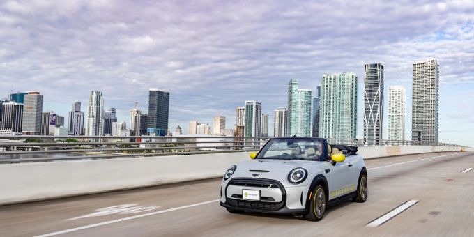 In aller Offenheit: Mini hat ein elektrisches Cabrio als Einzelstück präsentiert. In aller Offenheit: Mini hat ein elektrisches Cabrio als Einzelstück präsentiert.