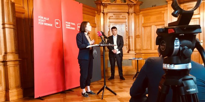 SP-Co-Präsidentin Mattea Meyer und SP-Fraktionspräsident Roger Nordmann präsentieren das Positionspapier zur drohenden Versorgungskrise im Winter. Mattea Meyer Roger Nordmann