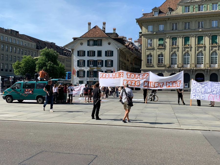 «Frontex tötet»: Die Schweiz sagt Ja zur Beteiligung am Ausbau der Grenzschutzagentur.