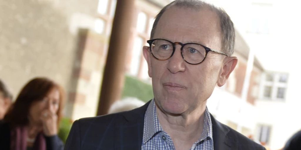 Viktor Giacobbo amüsiert sich über missglückten Feuerlauf