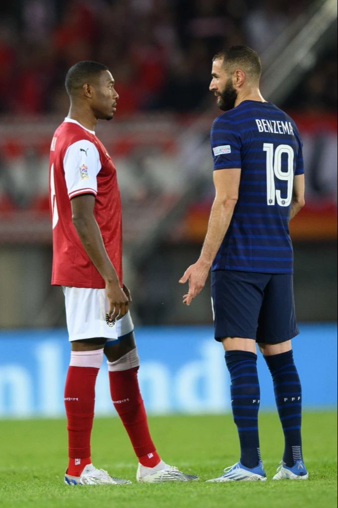 David Alaba im Gespräch mit Real-Teamkollege Karim Benzema nach dem 1:1 gegen Frankreich in der Nations League. FC Zürich