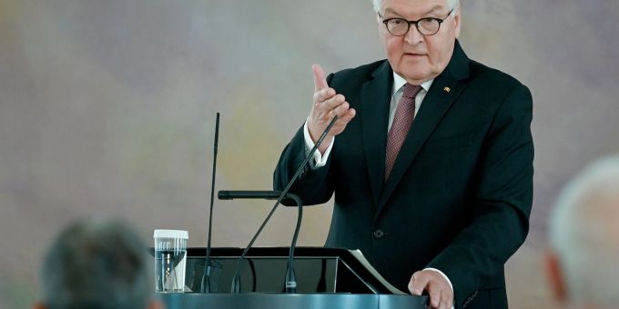 Frank-Walter Steinmeier spricht bei einer Veranstaltung in Berlin. Der Bundespräsident wird nach Rumänien reisen.