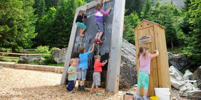 Erlebnispfad für Kinder. Kinder Erlebnis