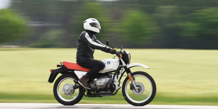 Ob auf moderner Maschine oder auf dem Klassiker: Nach der Winterpause tasten sich Biker besser besonders vorsichtig wieder an die Fahrweise ihrer Maschinen heran.