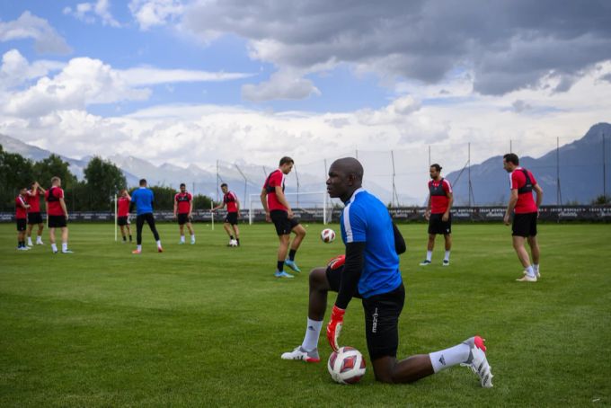 Der FC Sion gibt Goalie Timothy Fayulu leihweise an Winterthur ab. FC Sion