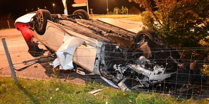 Tübach SG: Selbstunfall im Kreisel – fahrunfähig. Tübach SG