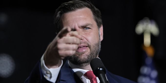 Drastische Worte - Vance greift Harris wegen Vize-Auswahl an