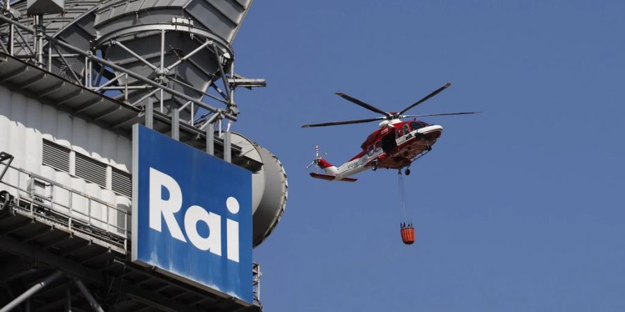 Löschhubschrauber RAI Rom Brand