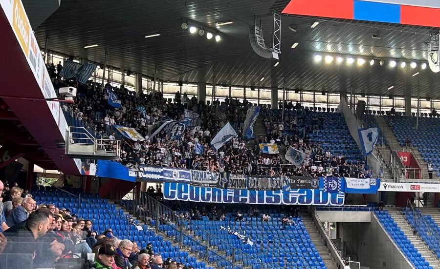 Aus Luzern sind zahlreiche FCL-Fans nach Basel mitgereist.