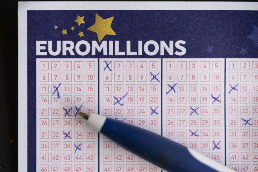 Dann kommt aus: Dem Lottounternehmen ist ein Fehler unterlaufen. Den vermeintlich hohen Gewinn gibt es nicht.