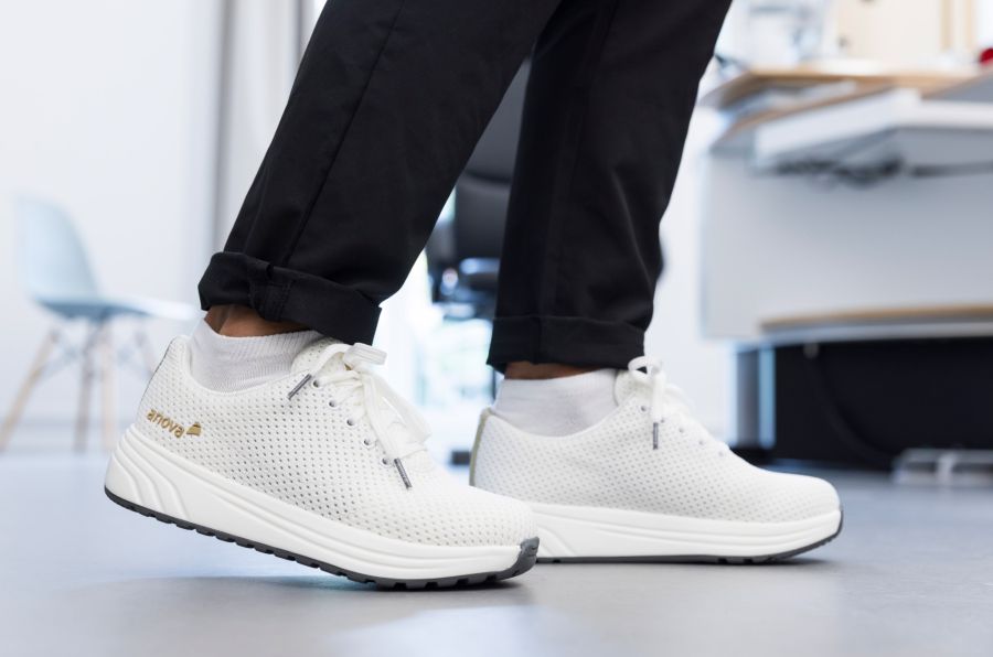Mit Stil durch den Alltag: Andrea Off White ist der gesunde Sneaker für Damen und Herren.