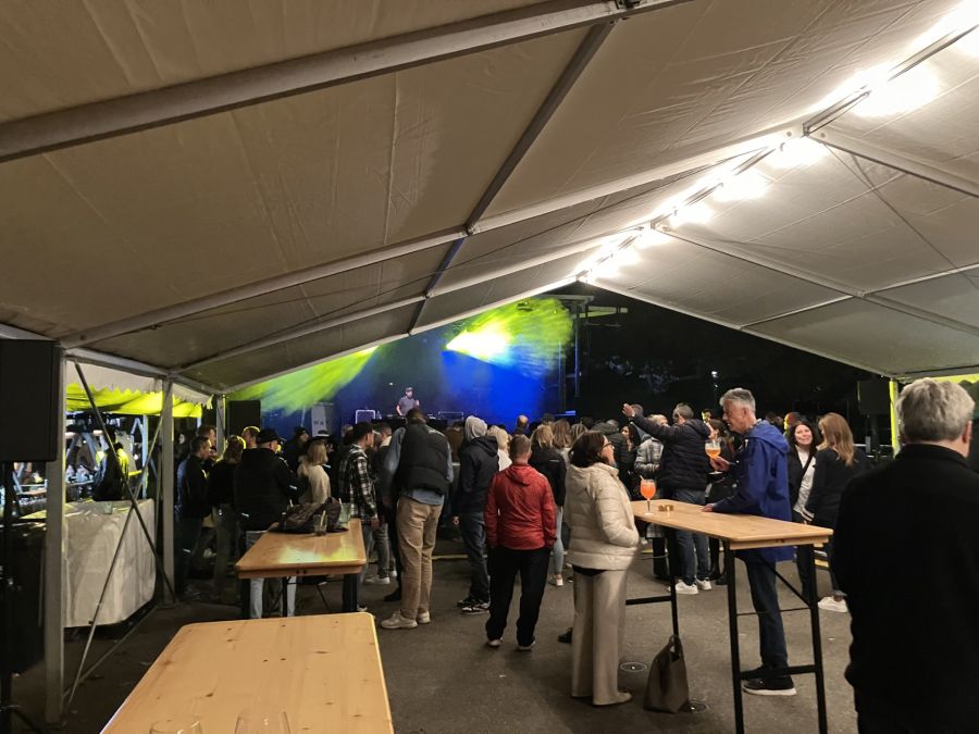 Regiobank Fest Männedorf Zelt