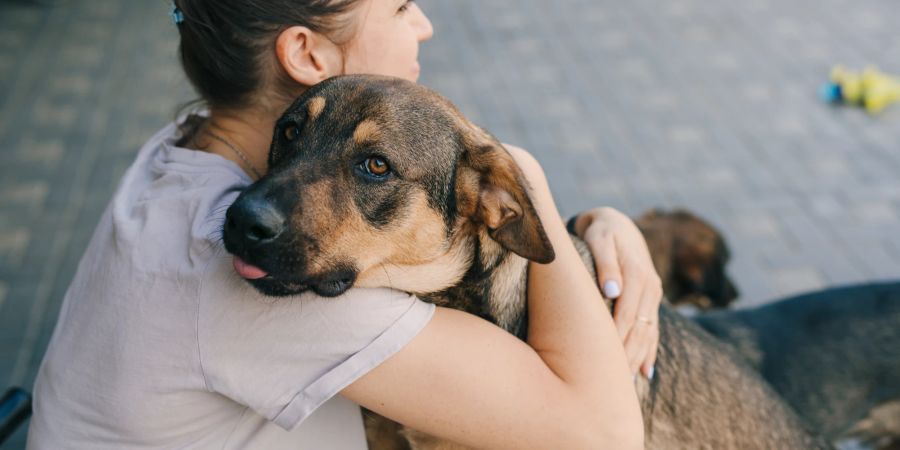 Frau mit Hund