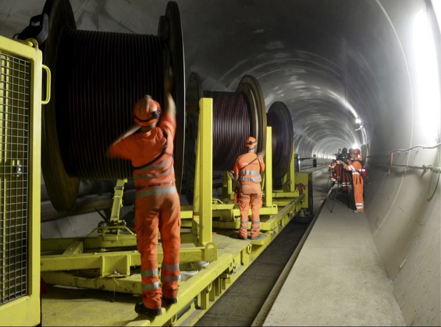 Kupferkabel werden verlegt rohstoffe