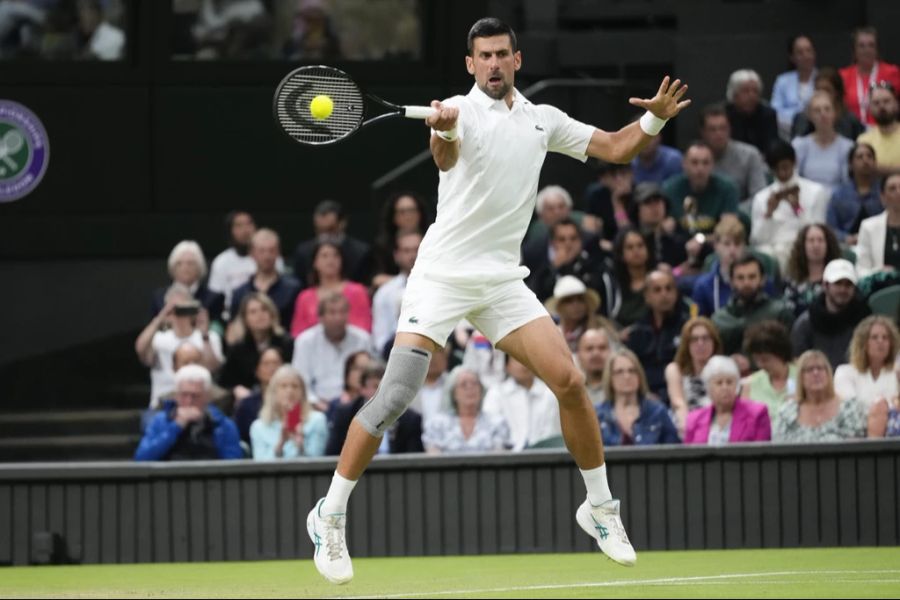 Novak Djokovic steht in Wimbledon souverän im Viertelfinal.