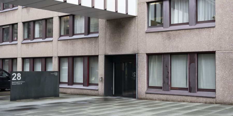 Eine 82-Jährige steht am Donnerstag wegen übler Beleidigungen ihrer Nachbarin vor dem Bezirksgericht Zürich. (Archivbild)