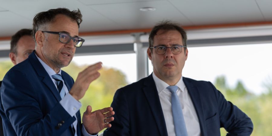 Der Basler Wirtschaftsdirektor Kaspar Sutter mit dem belgischen Vizepremierminister David Clarinval.