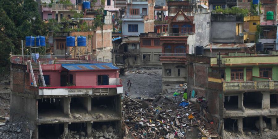 Der Kanton Bern spendet 400'000 Franken an die Opfer der verheerenden Flutkatastrophe in Nepal vom 26. August. (Archivbild)