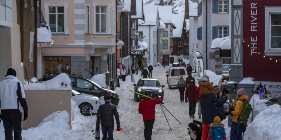 Die Schweizer Hotels dürfen eine leichte Erholung beim Wintertourismus erwarten. (Archivbild)