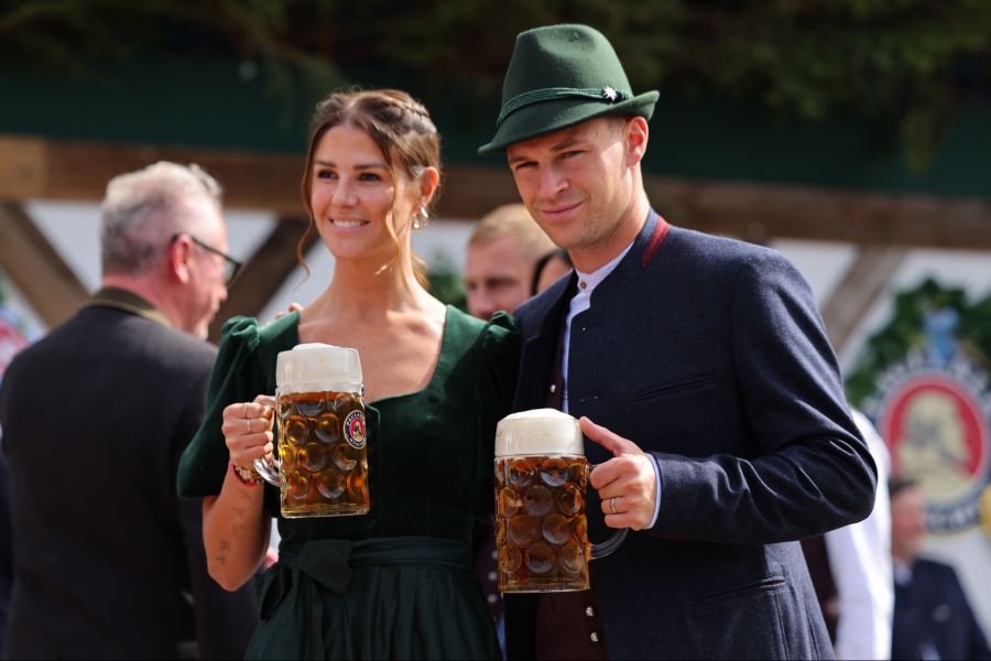 Auch Joshua Kimmich ist vor dem Abflug zum Nationalteam dabei.