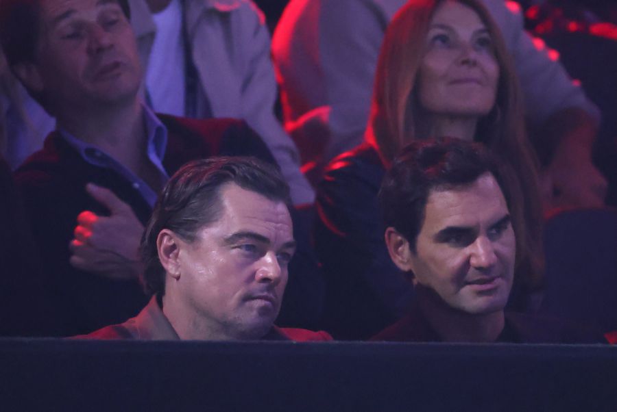 Konzentriert bei der Sache: Federer und DiCaprio fiebern in London mit.