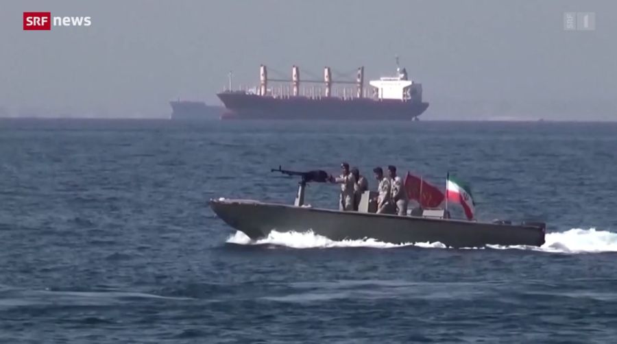 Irans Militär patrouilliert in der Strasse von Hormus – Handelsschiffe kommen nicht durch, Tausende Matrosen sitzen fest.