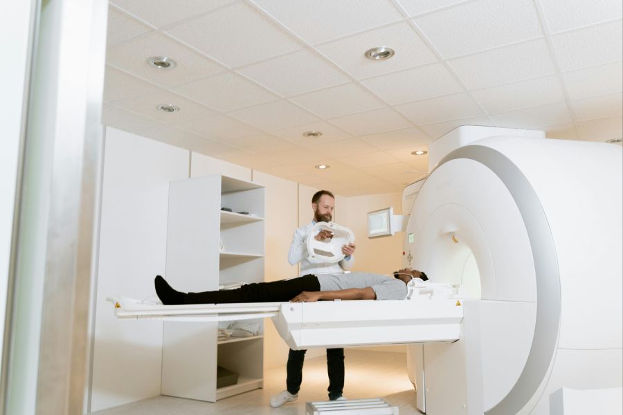 Auch in der Schweiz melden Anbieter eine steigende Nachfrage nach Ganzkörper-MRI-Scans. (Symbolbild)