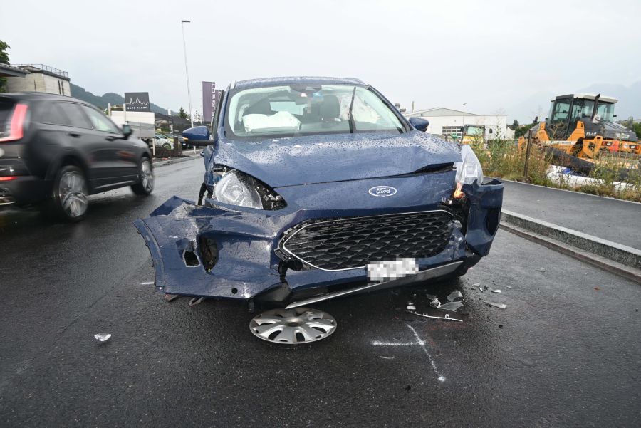 Ein Mann musste schwer verletzt ins Spital gebracht werden.