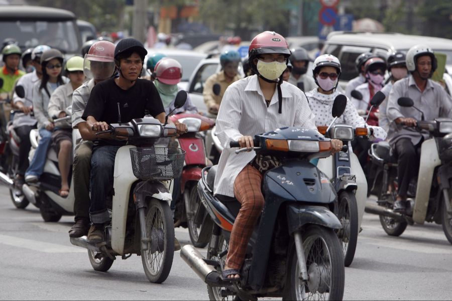 Hätten wir das gleiche Lohn-Benzinpreis-Verhältnis wie Vietnam, müssten wir 16 Franken für einen Liter Benzin bezahlen.