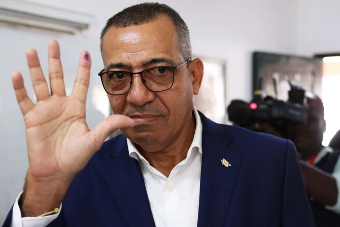 Carlos Vila Nova