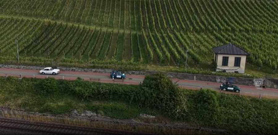 Am Dienstag war der Oldtimer-Konvoi am Zürichsee unterwegs – einer Region mit 136 Hektaren Weinland.