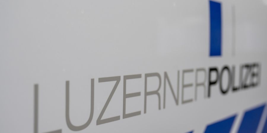 Die Luzerner Polizei hat am Mittwoch einen mutmasslichen Drogendealer in Emmenbrücke auf frischer Tat erwischt. (Symbolbild)