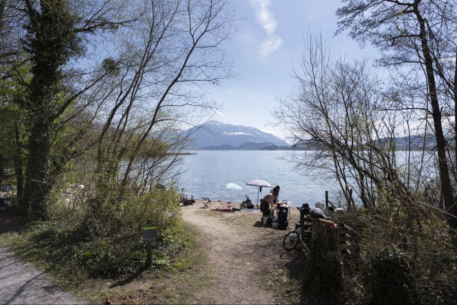 Das Wetter am Wochenende lädt zu einem Tag am See ein.