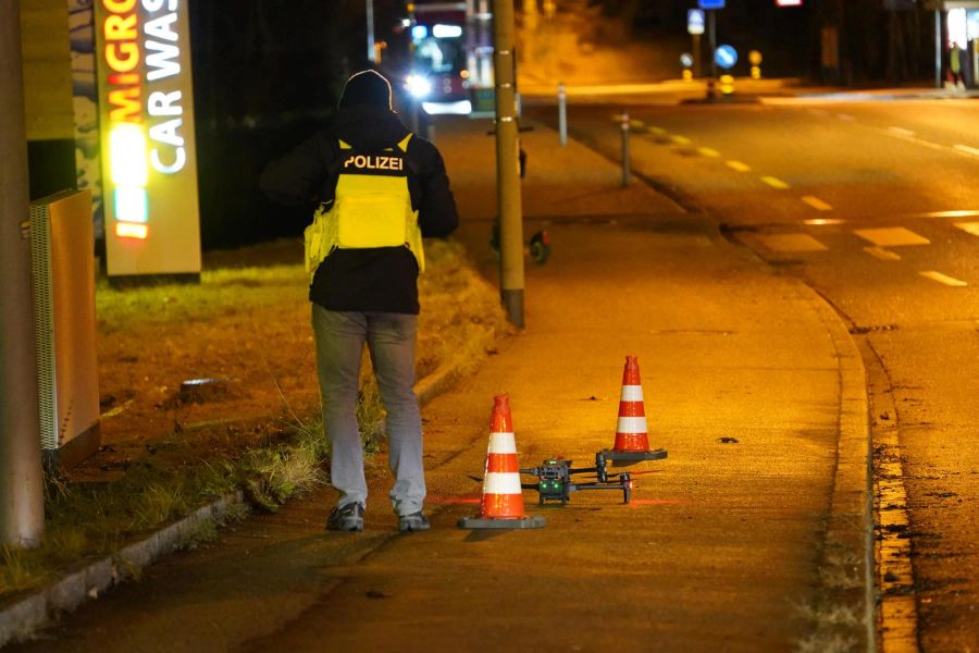 Die Polizei setzte beim Einsatz auf der A1 bei Winterthur auch eine Drohne ein.