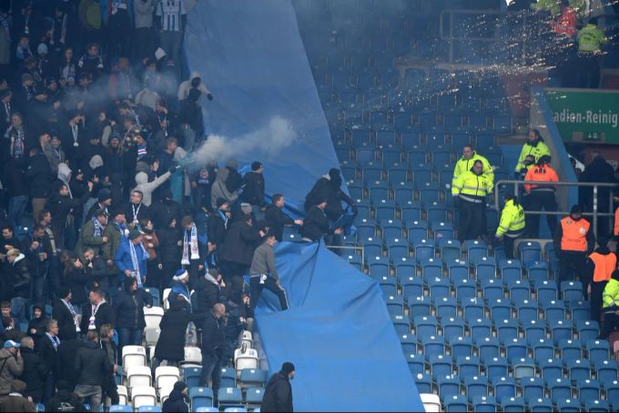 Im Ostderby zwischen Rostock und Dresden kommt es zu Ausschreitungen. Ostderby