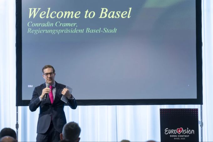 Conradin Cramer, Regierungspräsident Basel-Stadt, informiert mit Stolz über die ESC-Veranstaltungen in Basel. Allerdings steht die Sadt damit auch vor grossen Herausforderungen. (Archivbild) ESC Basel Zürich Polizisten
