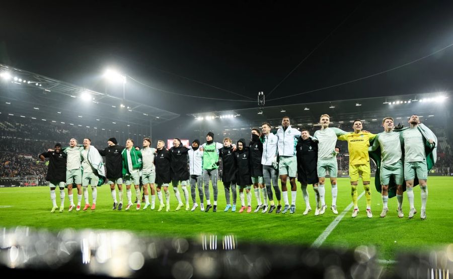 Werder Bremen siegt mit 2:0 gegen St. Pauli.