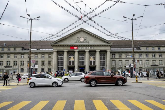 Bahnhof Biel Bussen Polizeikontrollen