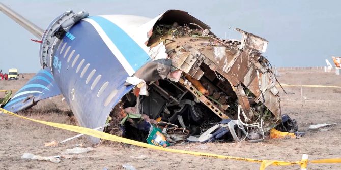 Passagierflugzeug stürzt Kasachstan