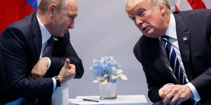 Donald Trump hat sich schon mehrmals eines guten Drahts zu Kremlchef Putin gerühmt. (Archivbild) Trump Putin