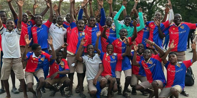 Degen-Kontakte - Darum laufen jetzt in Ghana viele mit FCB-Shirt herum