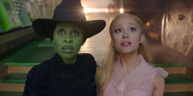Cynthia Erivo spielt Elphaba and Ariana Grande Glinda. wicked