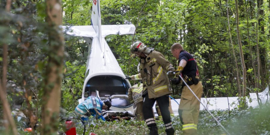 Beim Absturz eines Kleinflugzeugs im Juli 2017 in Colombier NE kamen zwei Menschen ums Leben. (Archivbild)