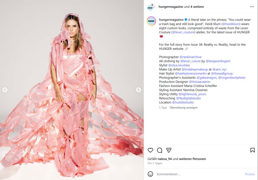 oder rosafarbene Plastikbeutel stellt das Topmodel gekonnt in Szene.